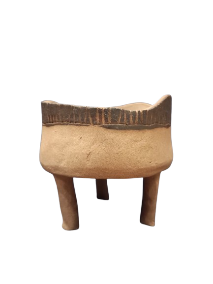 Vaso com três pés pequeno