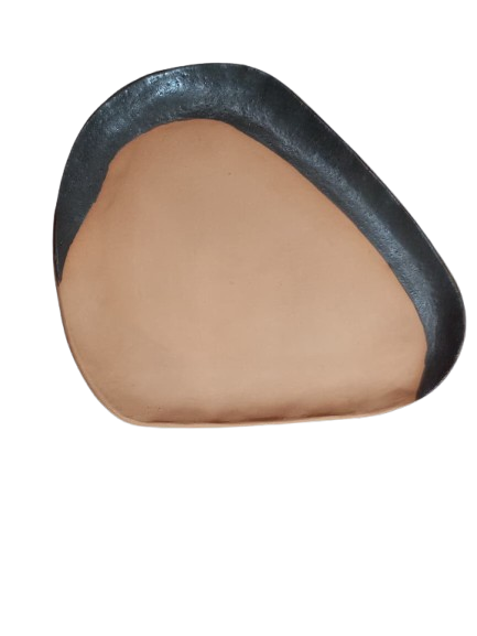 Prato liso borda em engobe preto 04