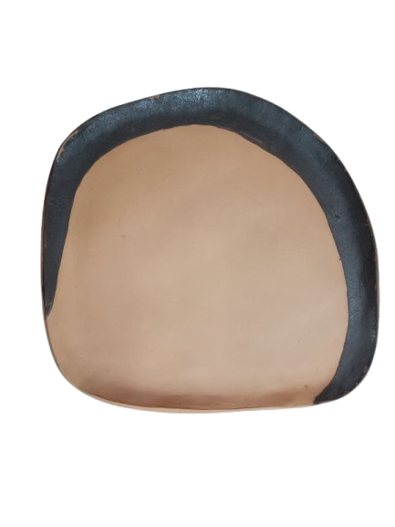 Prato liso borda em engobe preto 01