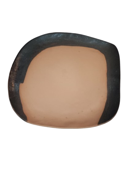 Prato liso borda em engobe preto 05